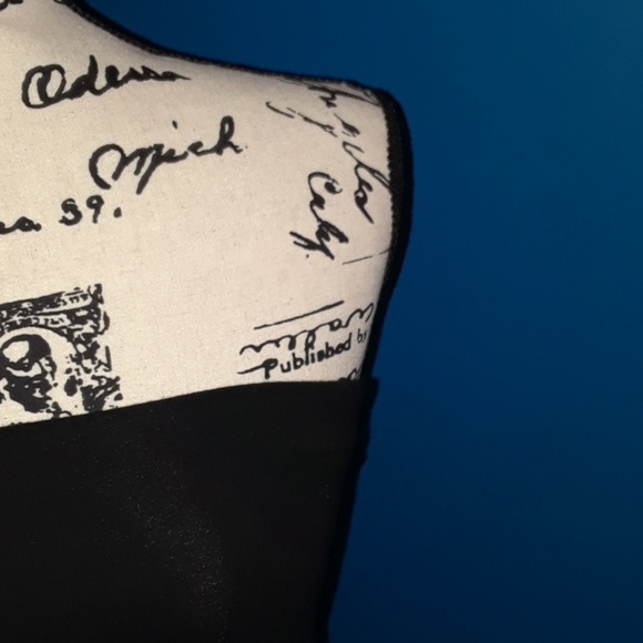 5/25.  Strapless black juniors top - Picture 7 of 8